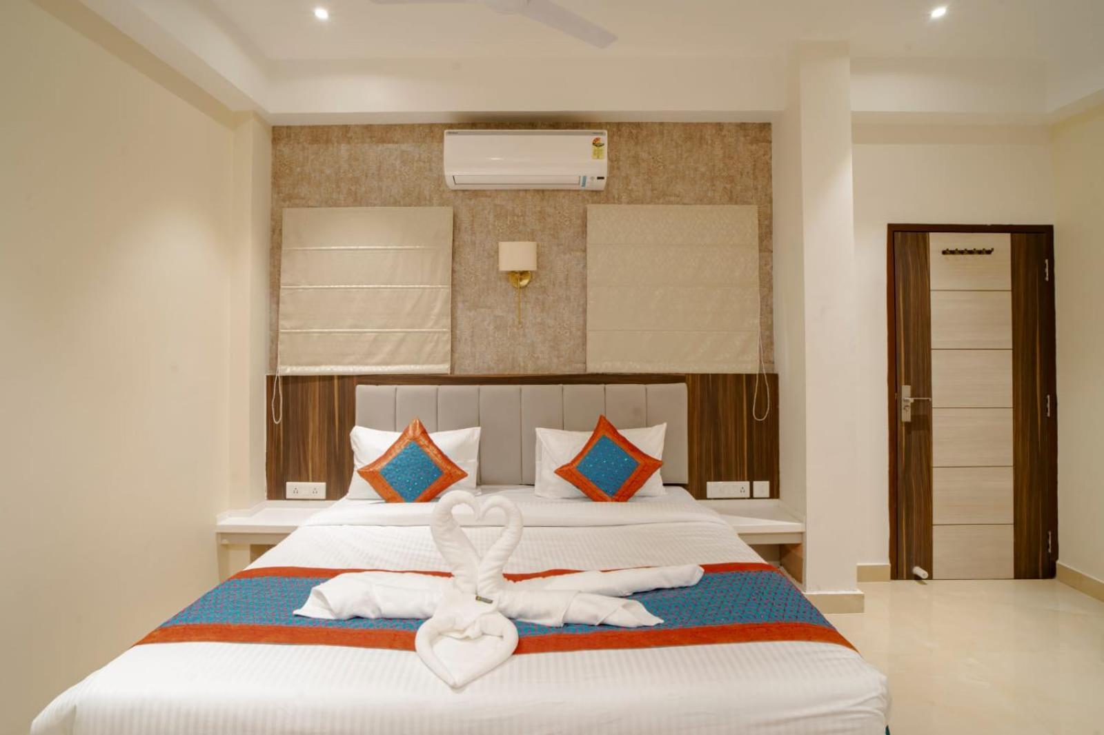 Omkar International --a Premium Luxury -- 5-star Feel At An Affordable Price -- Hotel 4*
