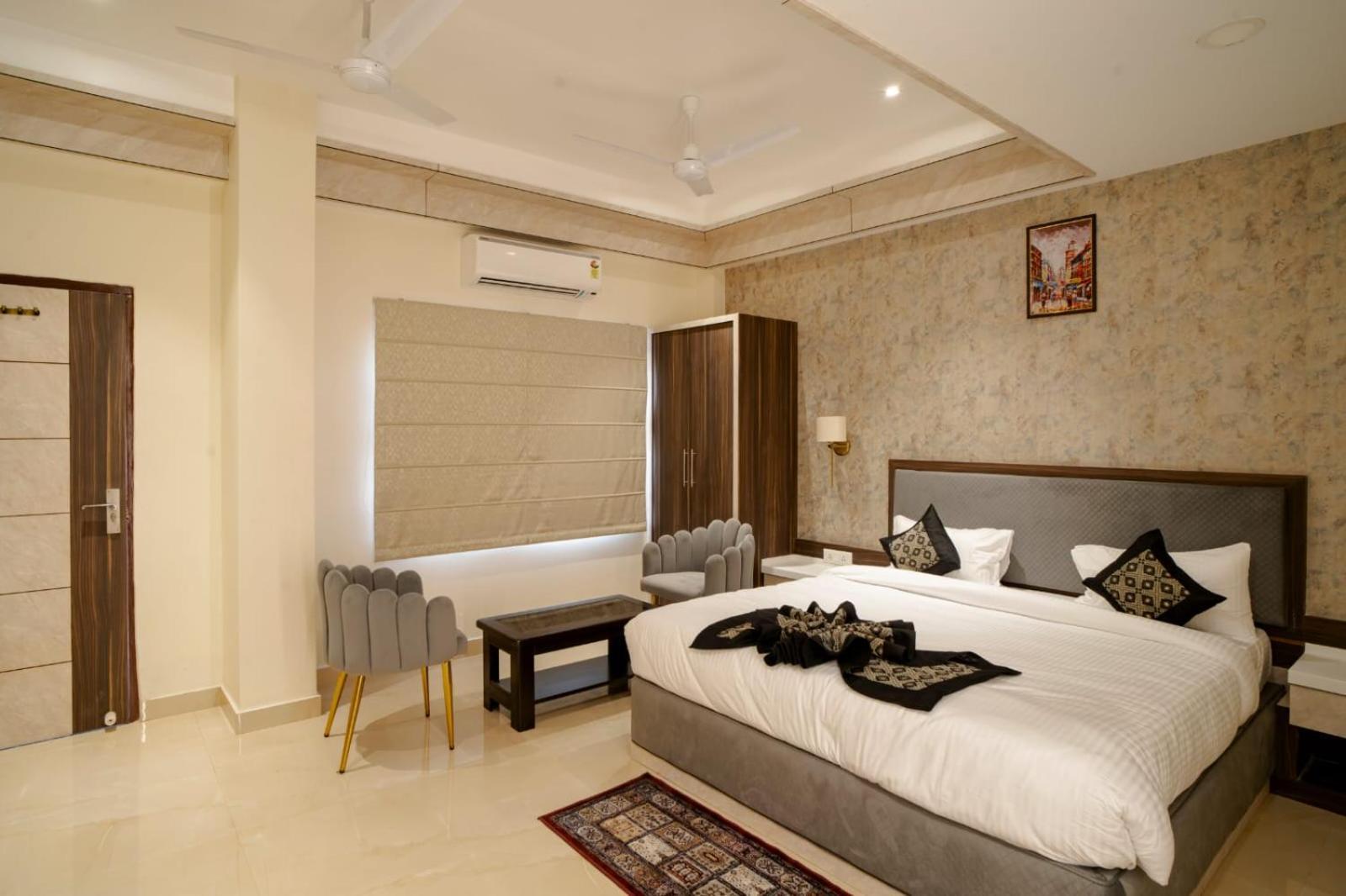 Hotel Omkar International --a Premium Luxury -- 5-star Feel At An Affordable Price -- Varanasi